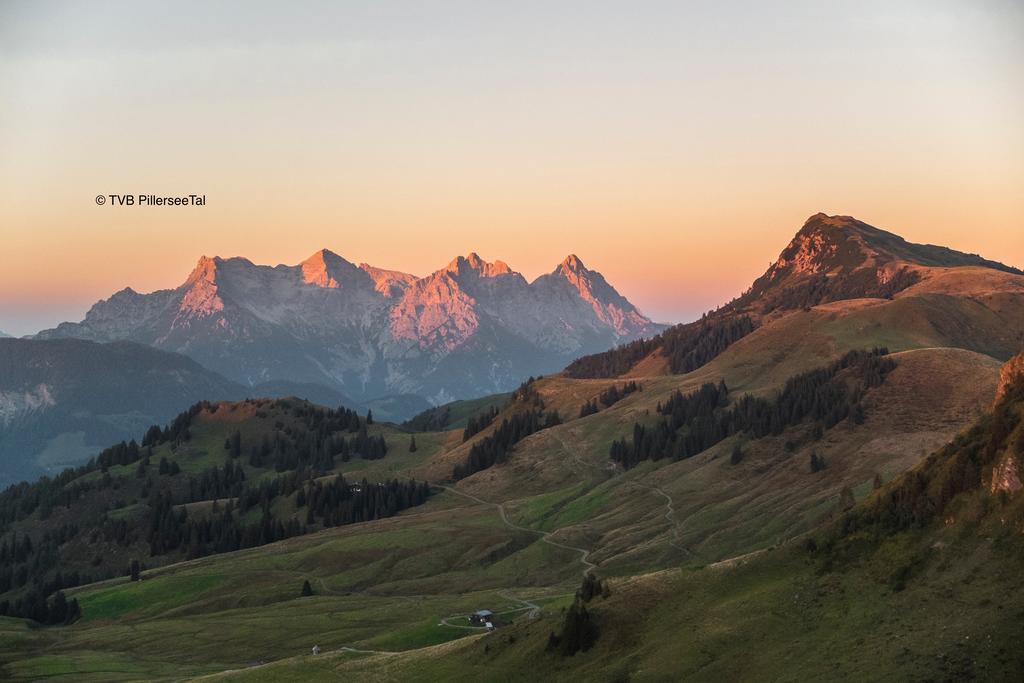 Ferienwohnung Alpenglück St. Jakob in Haus Exterior foto